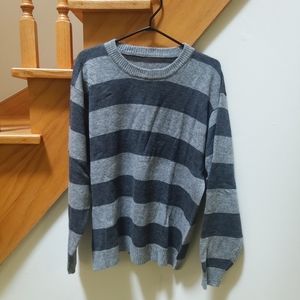 💚 2/$35 Grey stripes wool blend sweater